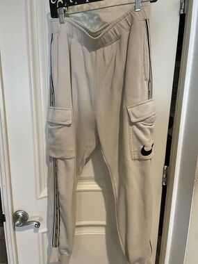 2 PCs Nike Light Beige Drawstring Sweatpants with Subtle Swoosh with T-shirt